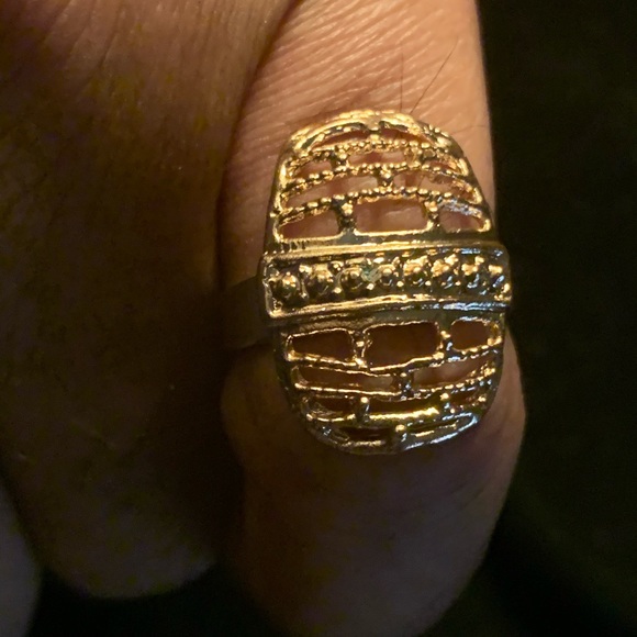 Ring & Earrings Set - Picture 2 of 6